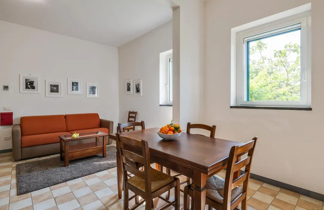 Guesthost - The Country In The City - Parco Delle Cascine Apartments-1